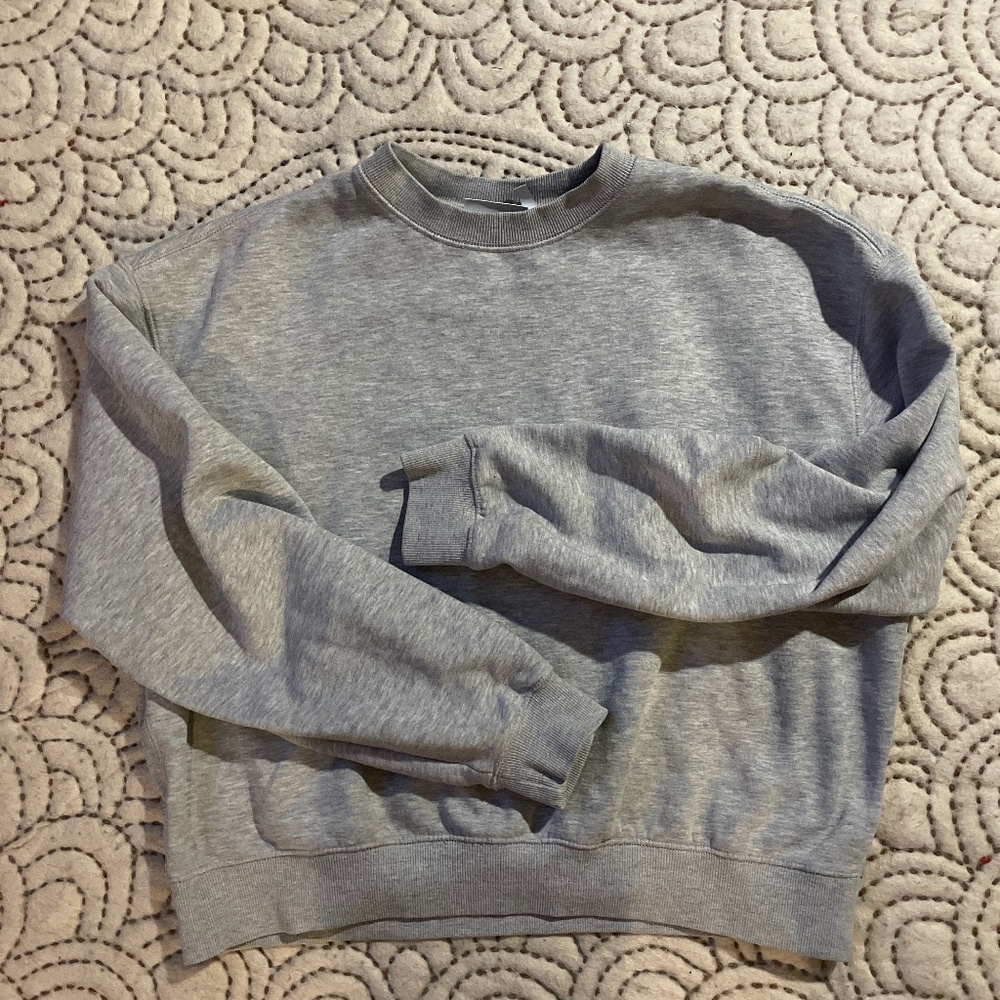 sweatshirt gray